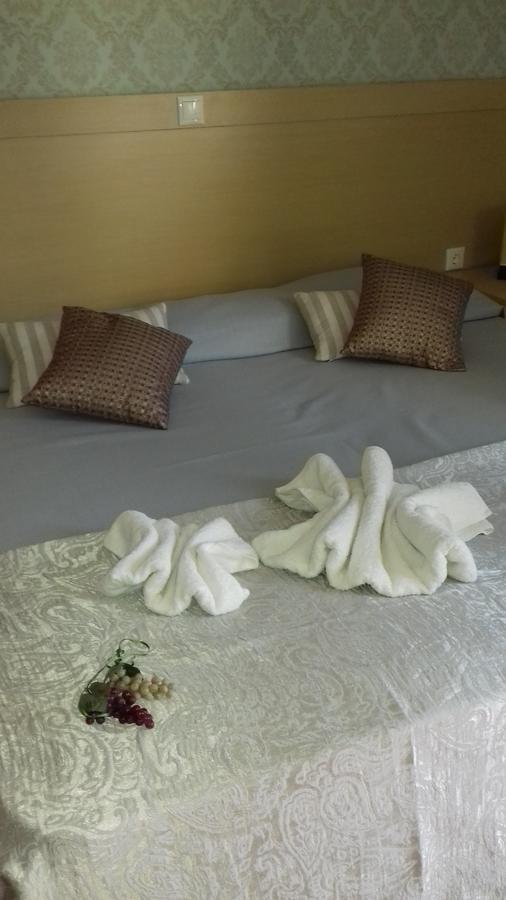 Kini Aphrodite Hotel Syros מראה חיצוני תמונה