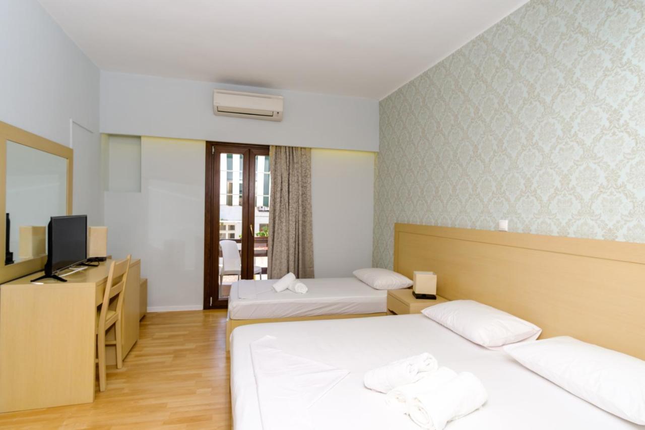 Kini Aphrodite Hotel Syros מראה חיצוני תמונה